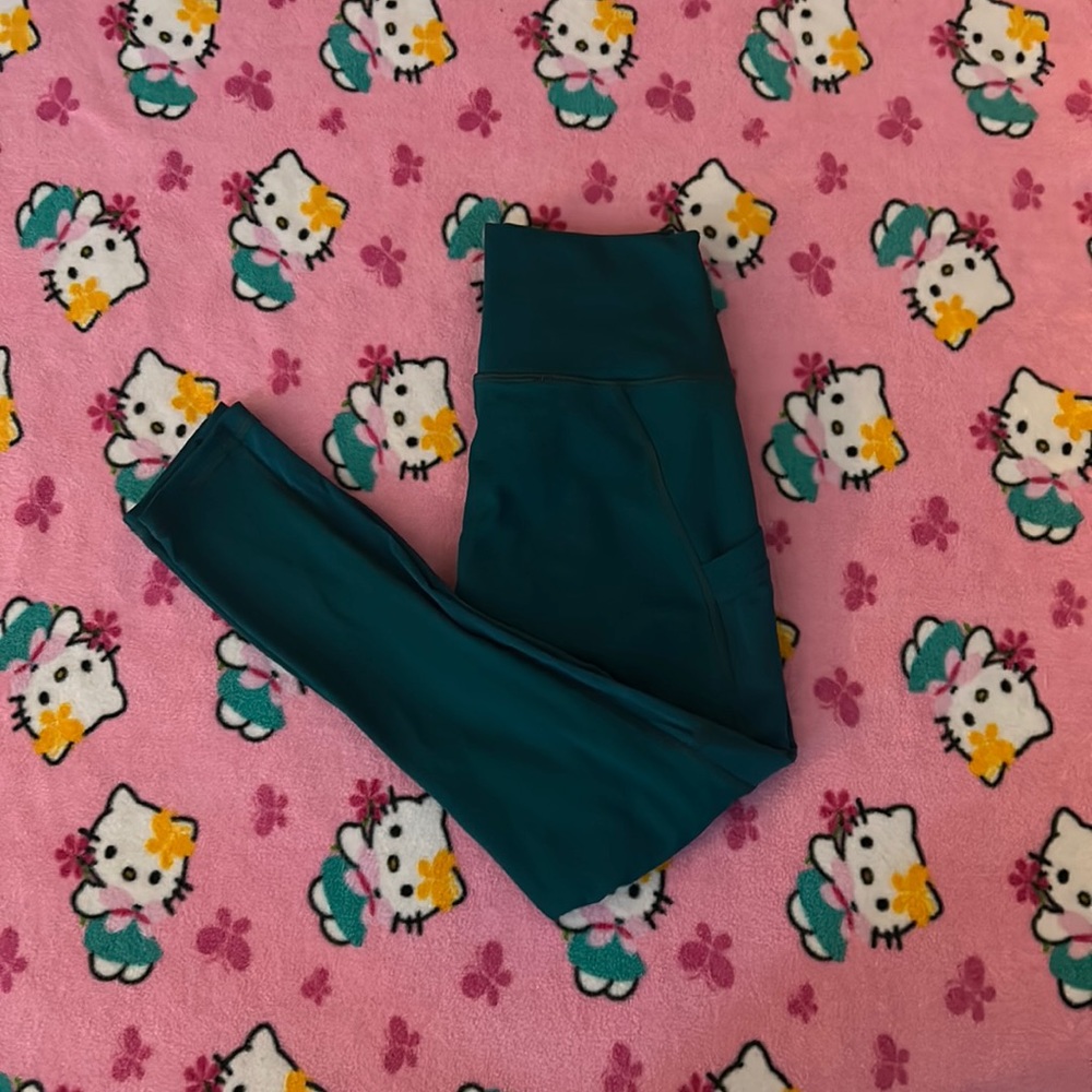 - Fabletics leggings